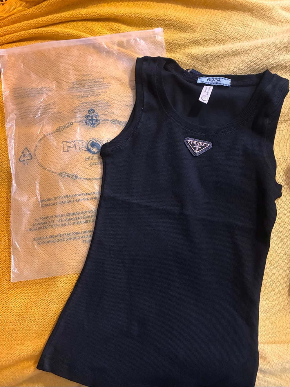 Authentic PRADA Ribbed Knit Top NWT Retails $1,120 - Picture 3 of 4